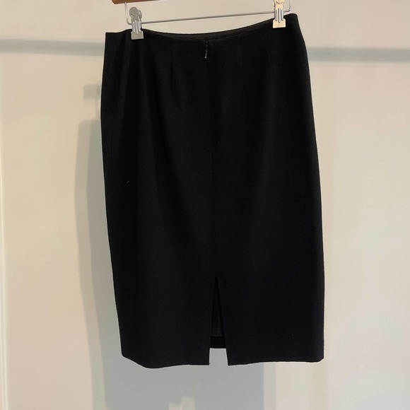 Ellen Tracy Black 100% Virgin Wool Pencil skirt Size 4 fully lined pre-owned - Picture 2 of 9